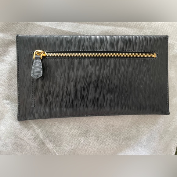 SOLD EUC Prada Black Envelope Wallet - Picture 2 of 9